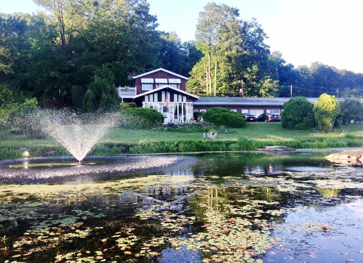 Motel Lake Moc A Tek Lakeville